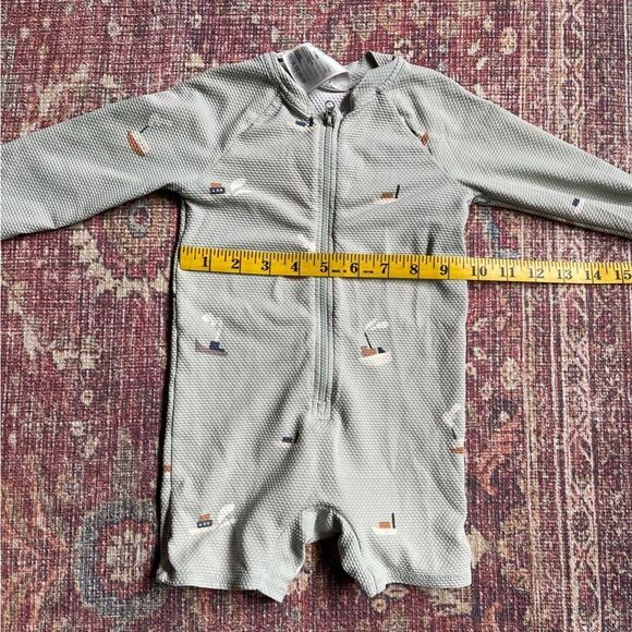 H&M 12-18 month Kids One Piece swimsuit rashguard in Green with Boat Pattern - Picture 4 of 9